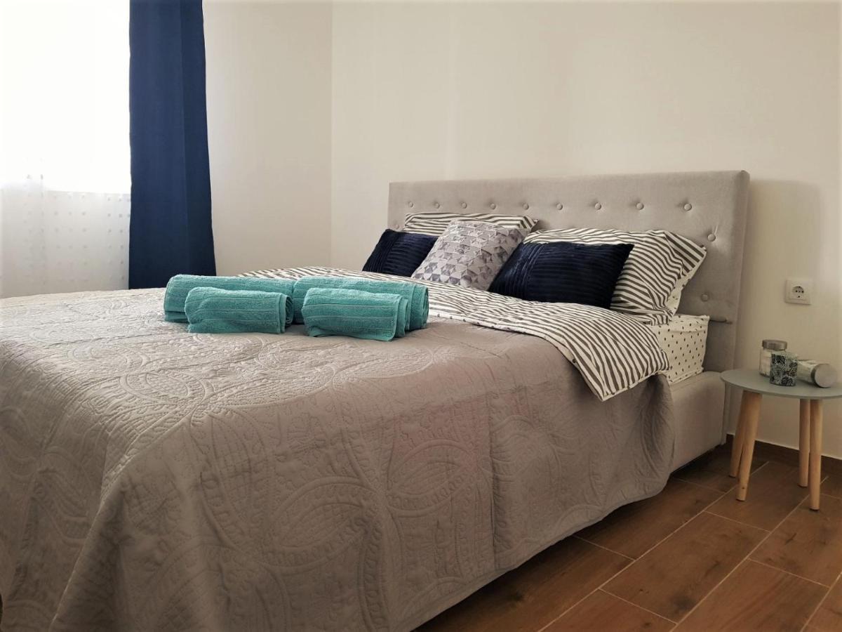 Apartman Astra Sremska Mitrovica Esterno foto