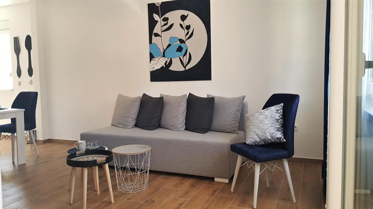Apartman Astra Sremska Mitrovica Esterno foto