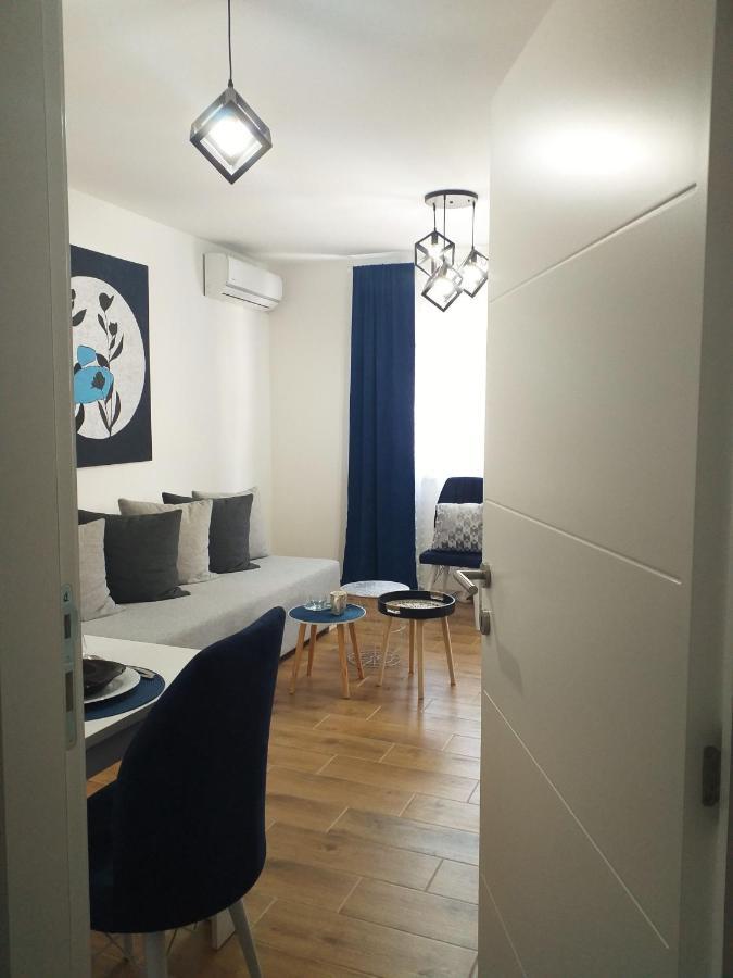 Apartman Astra Sremska Mitrovica Esterno foto