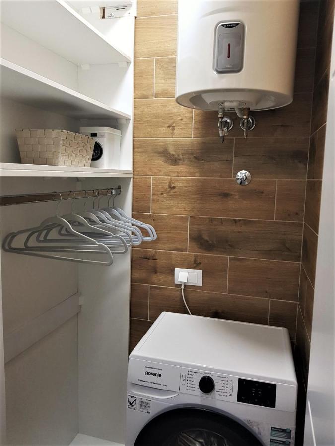 Apartman Astra Sremska Mitrovica Esterno foto