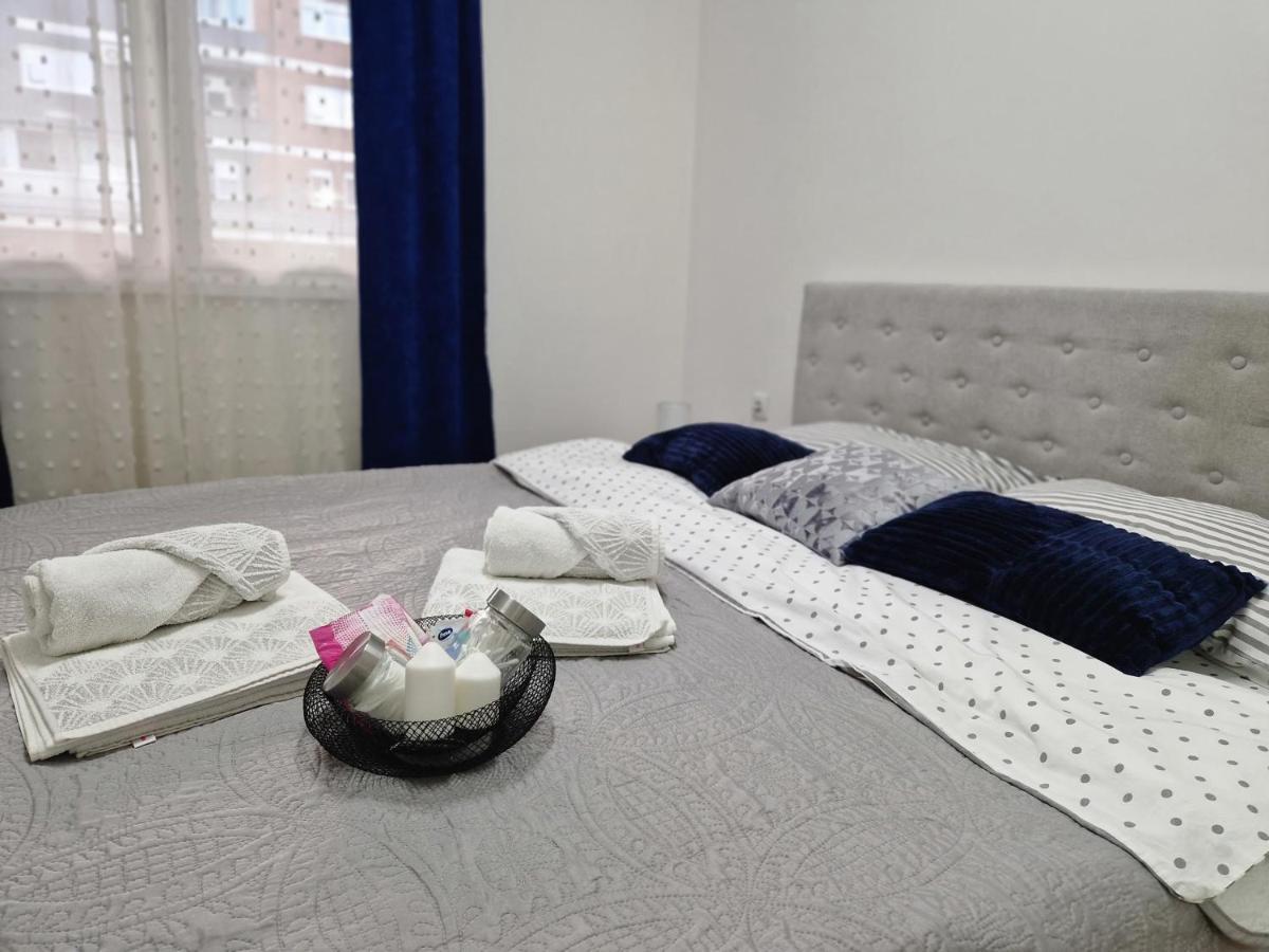 Apartman Astra Sremska Mitrovica Esterno foto