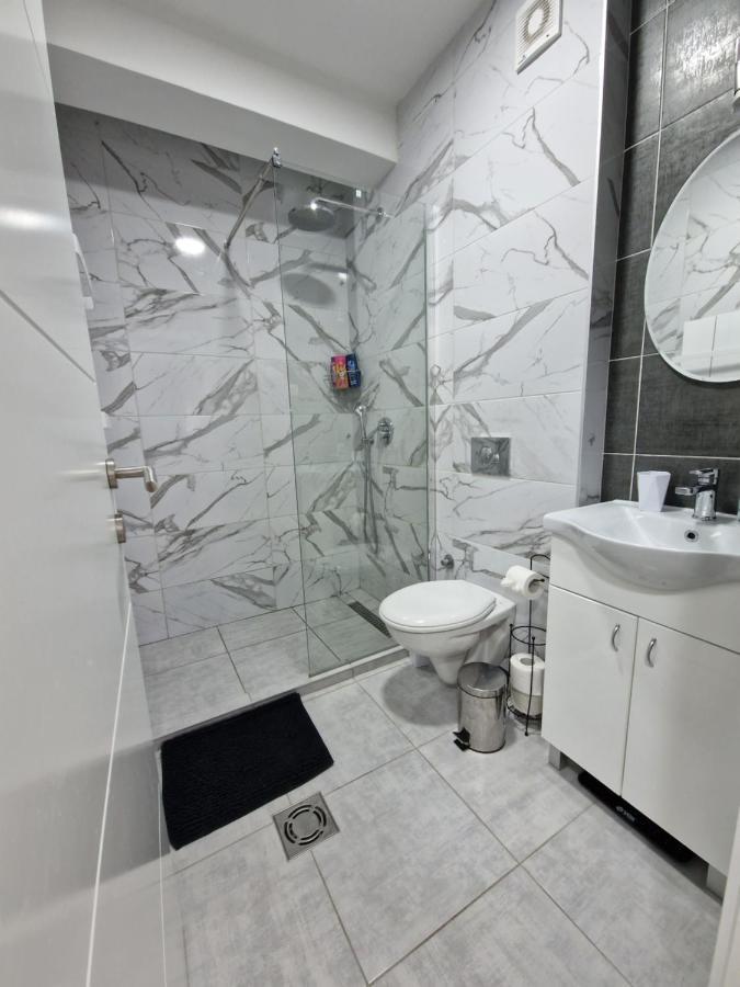 Apartman Astra Sremska Mitrovica Esterno foto
