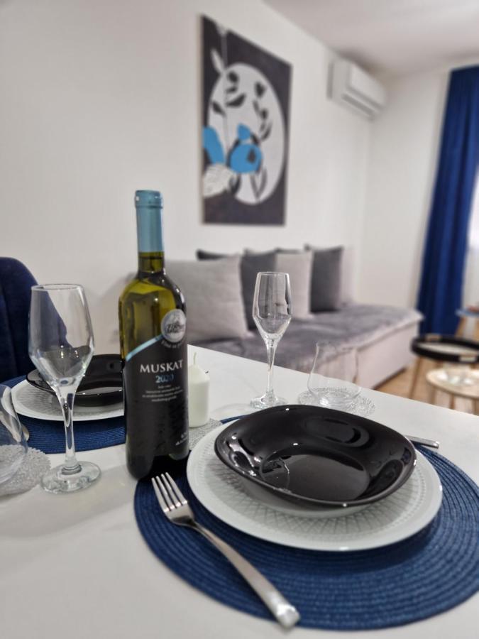 Apartman Astra Sremska Mitrovica Esterno foto